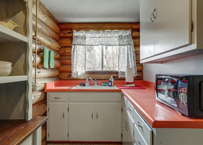 Quarter-acre 7 Mi To Sinks Canyon Holiday home